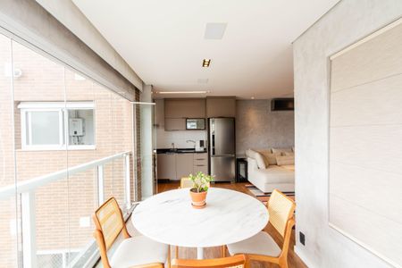 Apartamento para alugar com 66m², 2 quartos e 1 vagaSala