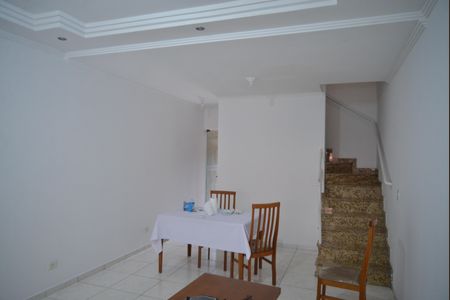 Casa para alugar com 3 quartos, 130m² em Jardim Teles de Menezes, Santo André