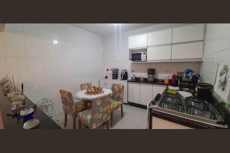 Casa à venda com 110m², 3 quartos e 2 vagasCozinha