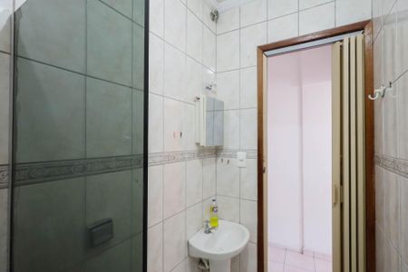 Banheiro de casa para alugar com 1 quarto, 40m² em Jardim Peri, São Paulo