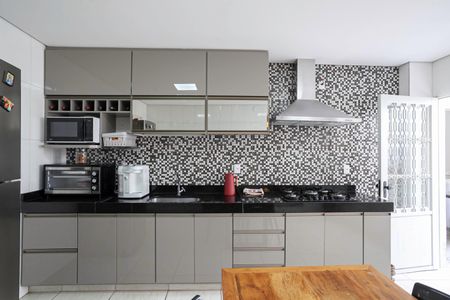 Casa à venda com 200m², 3 quartos e 2 vagasCozinha