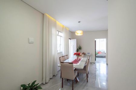 Casa à venda com 200m², 3 quartos e 2 vagasSala de Jantar