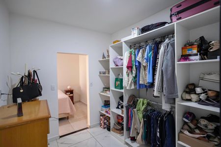 Casa à venda com 200m², 3 quartos e 2 vagasCloset da suíte