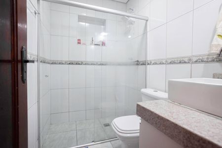 Casa à venda com 200m², 3 quartos e 2 vagasBanheiro social 