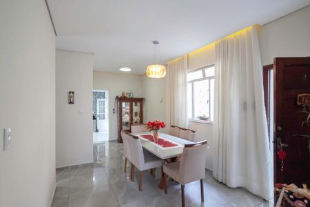 Casa à venda com 200m², 3 quartos e 2 vagasSala de Jantar