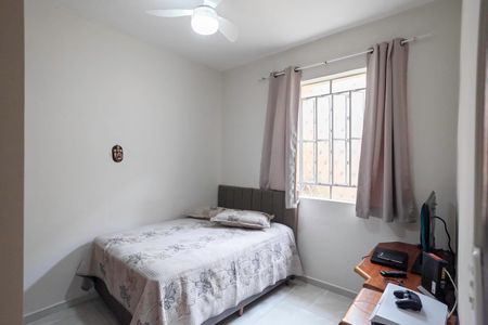Quarto 1 de casa à venda com 3 quartos, 200m² em Sagrada Família, Belo Horizonte