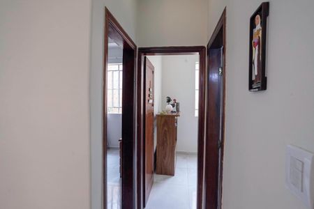 Casa à venda com 200m², 3 quartos e 2 vagasCorredor