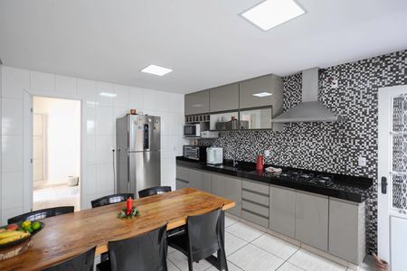 Casa à venda com 200m², 3 quartos e 2 vagasCozinha