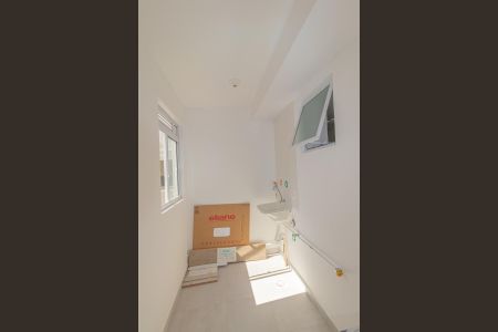 Apartamento à venda com 44m², 2 quartos e 1 vaga Apartamento à venda com 44m², 2 quartos e 1 vagaCozinha e Área de Serviço
