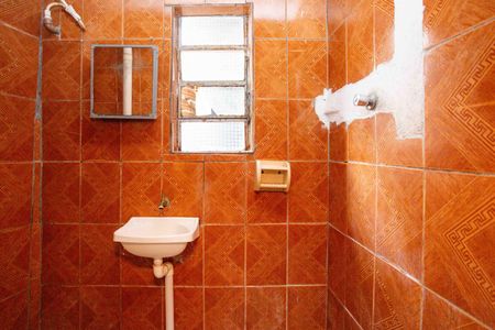 Banheiro de casa para alugar com 2 quartos, 50m² em Eldorado, Diadema