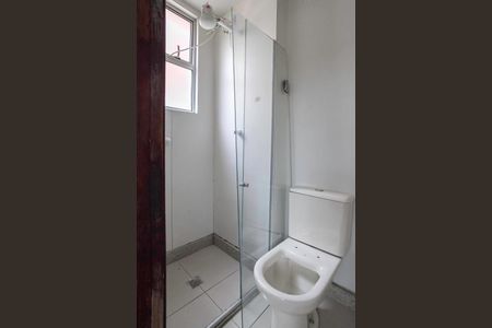 Apartamento à venda com 75m², 3 quartos e 1 vaga Apartamento à venda com 75m², 3 quartos e 1 vagaBanheiro da suíte