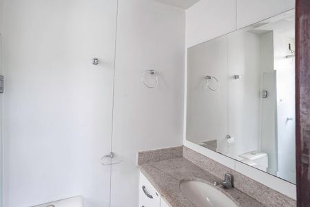 Apartamento à venda com 75m², 3 quartos e 1 vaga Apartamento à venda com 75m², 3 quartos e 1 vagaBanheiro da suíte