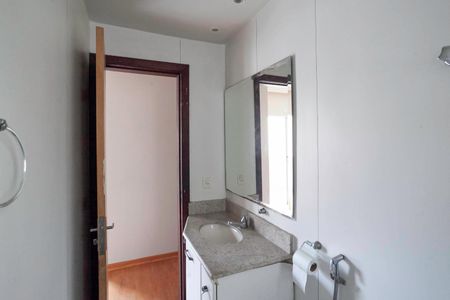 Apartamento à venda com 75m², 3 quartos e 1 vaga Apartamento à venda com 75m², 3 quartos e 1 vagaBanheiro social