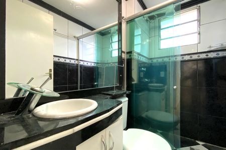 Apartamento à venda com 64m², 3 quartos e 1 vaga Apartamento à venda com 64m², 3 quartos e 1 vagaBanheiro