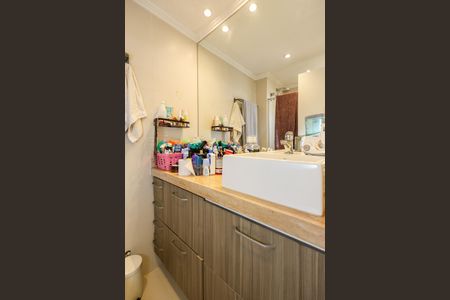 Apartamento à venda com 74m², 3 quartos e 2 vagasBanheiro da Suíte