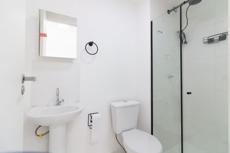 Banheiro de apartamento para alugar com 1 quarto, 31m² em Butantã, São Paulo