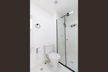 Banheiro de apartamento para alugar com 1 quarto, 31m² em Butantã, São Paulo