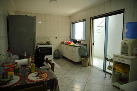 Casa à venda com 125m², 4 quartos e 2 vagasCozinha 
