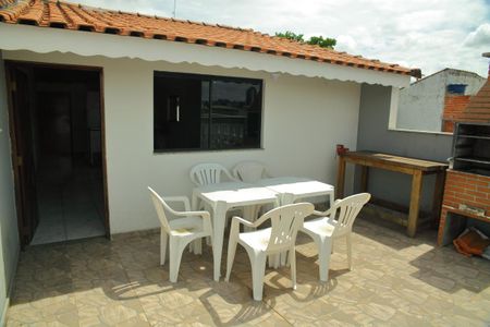 Casa à venda com 125m², 4 quartos e 2 vagasÁrea de convivência - 