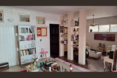 Casa à venda com 242m², 4 quartos e 2 vagasSala 2