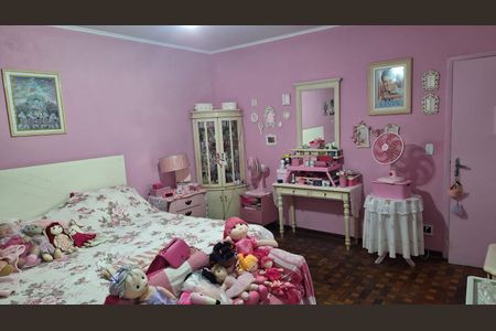 Casa à venda com 242m², 4 quartos e 2 vagasQuarto 2