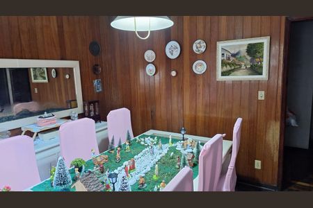 Casa à venda com 242m², 4 quartos e 2 vagasCozinha