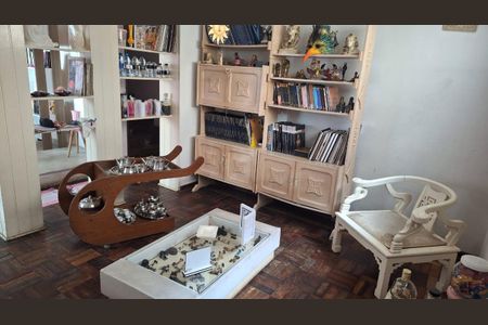 Casa à venda com 242m², 4 quartos e 2 vagasSala 2