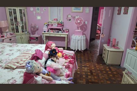 Casa à venda com 242m², 4 quartos e 2 vagasQuarto 2