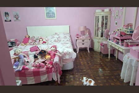 Casa à venda com 242m², 4 quartos e 2 vagasQuarto 2