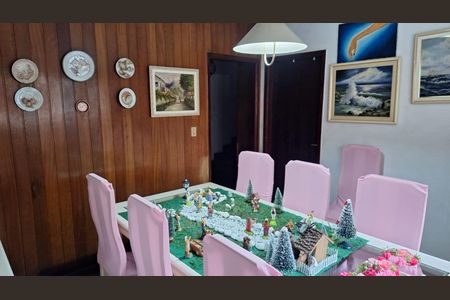 Casa à venda com 242m², 4 quartos e 2 vagasCozinha