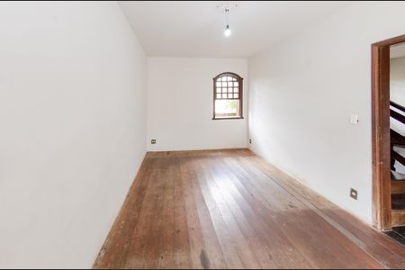 Casa para alugar com 280m², 4 quartos e 7 vagasSala