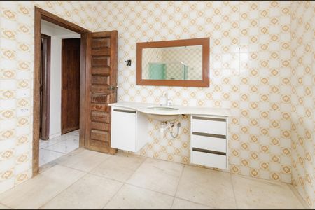 Casa para alugar com 280m², 4 quartos e 7 vagasBanheiro social