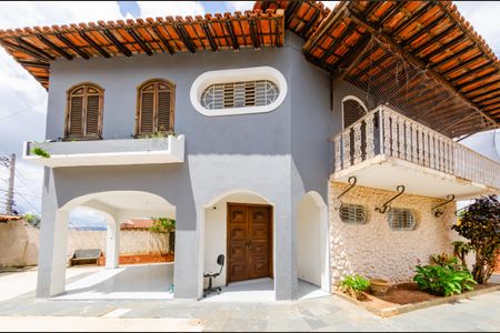 Casa para alugar com 280m², 4 quartos e 7 vagasÁrea externa