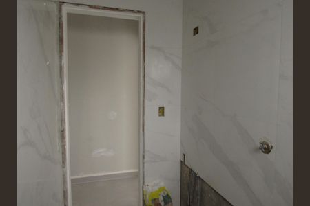 Casa à venda com 130m², 3 quartos e 4 vagasBanheiro da Suíte 1