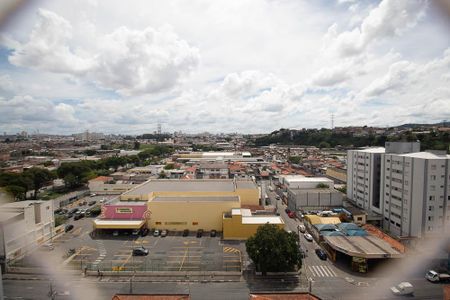 Vista  de apartamento à venda com 2 quartos, 42m² em Vila Galvão, São Paulo