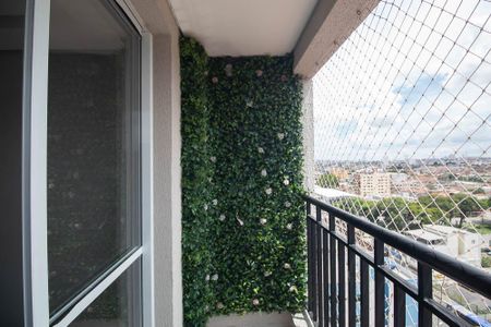 Varanda  de apartamento à venda com 2 quartos, 42m² em Vila Galvão, São Paulo