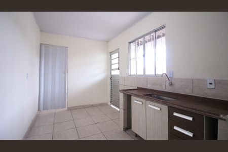 Sala/Cozinha de casa para alugar com 1 quarto, 32m² em Vila Nova, São Paulo