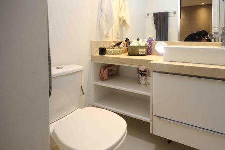 Apartamento à venda com 68m², 2 quartos e 1 vagaBanheiro da Suite