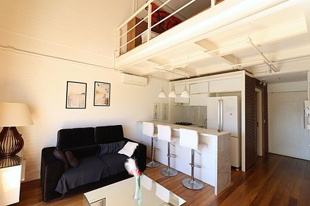 Apartamento para alugar com 97m², 1 quarto e 2 vagasSala