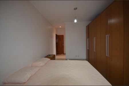 Casa para alugar com 250m², 4 quartos e 3 vagasQuarto 1 Suite