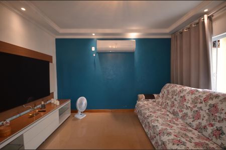 Casa para alugar com 250m², 4 quartos e 3 vagasSala