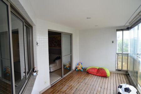 Apartamento para alugar com 497m², 4 quartos e 5 vagasVaranda