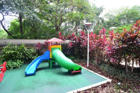 Apartamento para alugar com 497m², 4 quartos e 5 vagasÁrea Comum - Playground