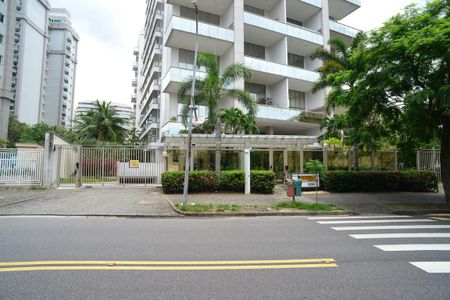 Apartamento para alugar com 497m², 4 quartos e 5 vagasEntrada do Condomínio