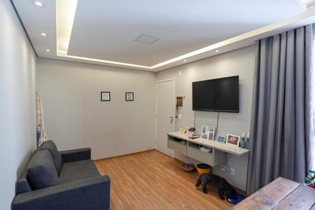 Sala de apartamento para alugar com 2 quartos, 44m² em Caiapos, Contagem