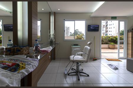 Apartamento para alugar com 49m², 2 quartos e 1 vagaespaço mulher_4