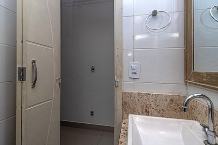 Apartamento para alugar com 49m², 2 quartos e 1 vagabanheiro social_4
