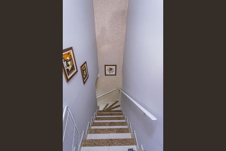 Casa para alugar com 125m², 2 quartos e 1 vagaEscada