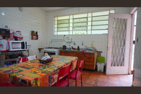 Casa à venda com 310m², 3 quartos e 1 vagaCozinha 