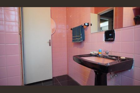 Casa à venda com 310m², 3 quartos e 1 vagaBanheiro 2